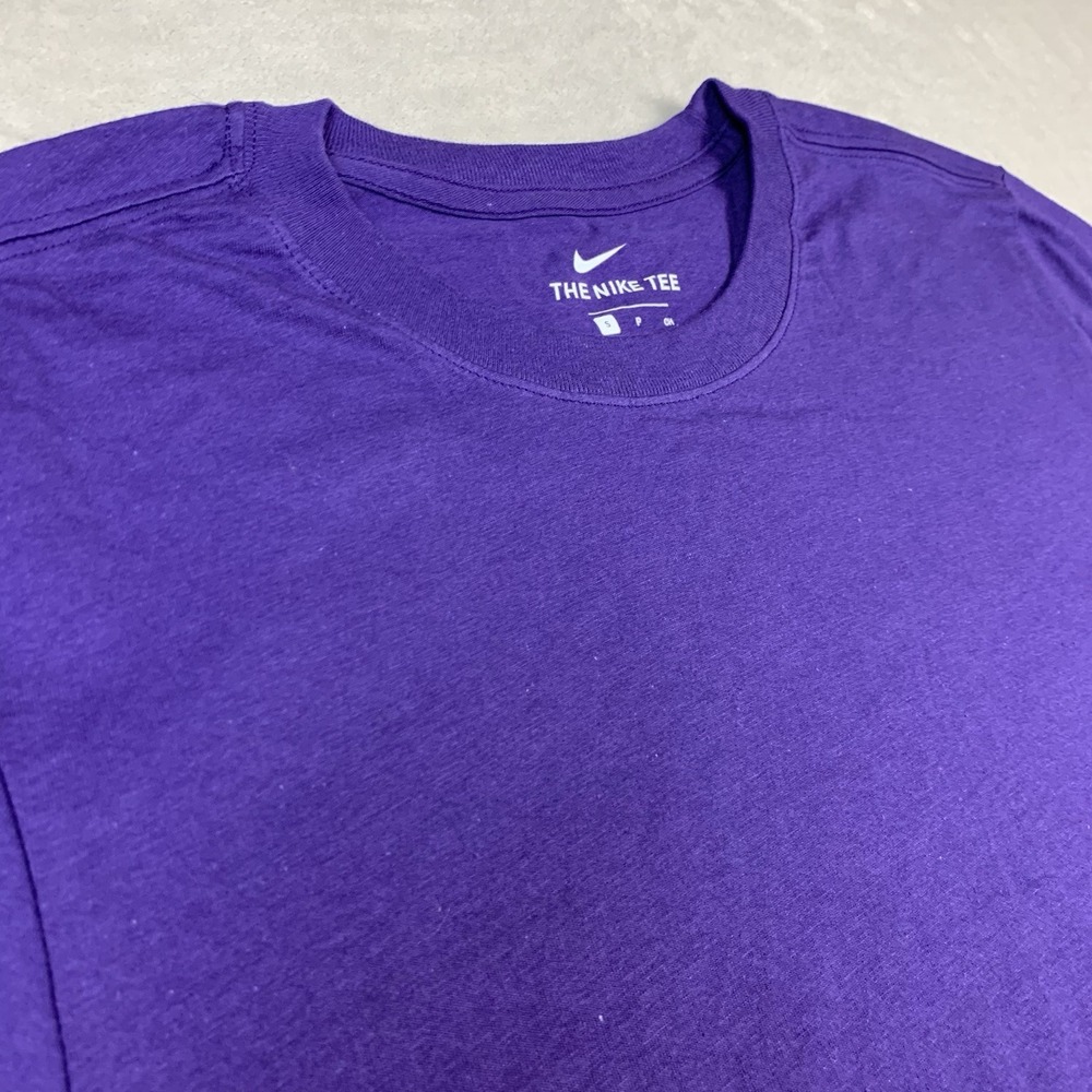 New The Nike Tee Shirt Mens Small Purple Short Sleeve Training Workout Athletics